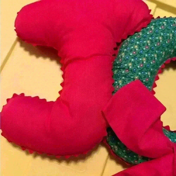 Vintage handcrafted JOY Christmas Hanging Wall Decor Plush with trim - Picture 3 of 6